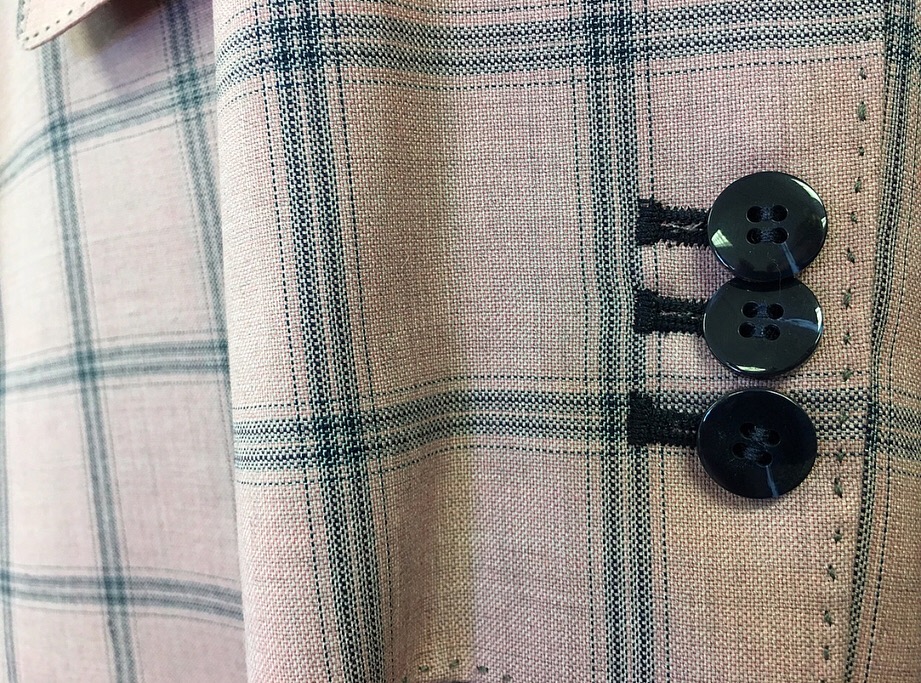 Custom Buttons & Threads | WT Clothiers
