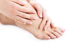 Why Are My Toenails Turning Yellow? | Foot & Ankle Associates of Florida